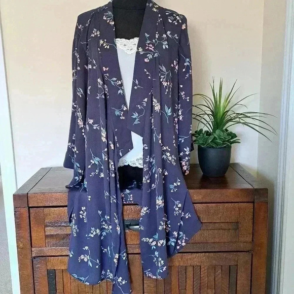 New Tahari Floral Open Top Kimono Style Blue Small Medium Lightweight Shirt - Picture 4 of 16